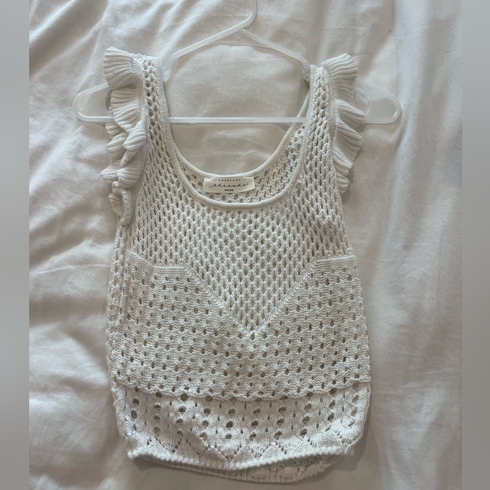 American threads white knit tank top